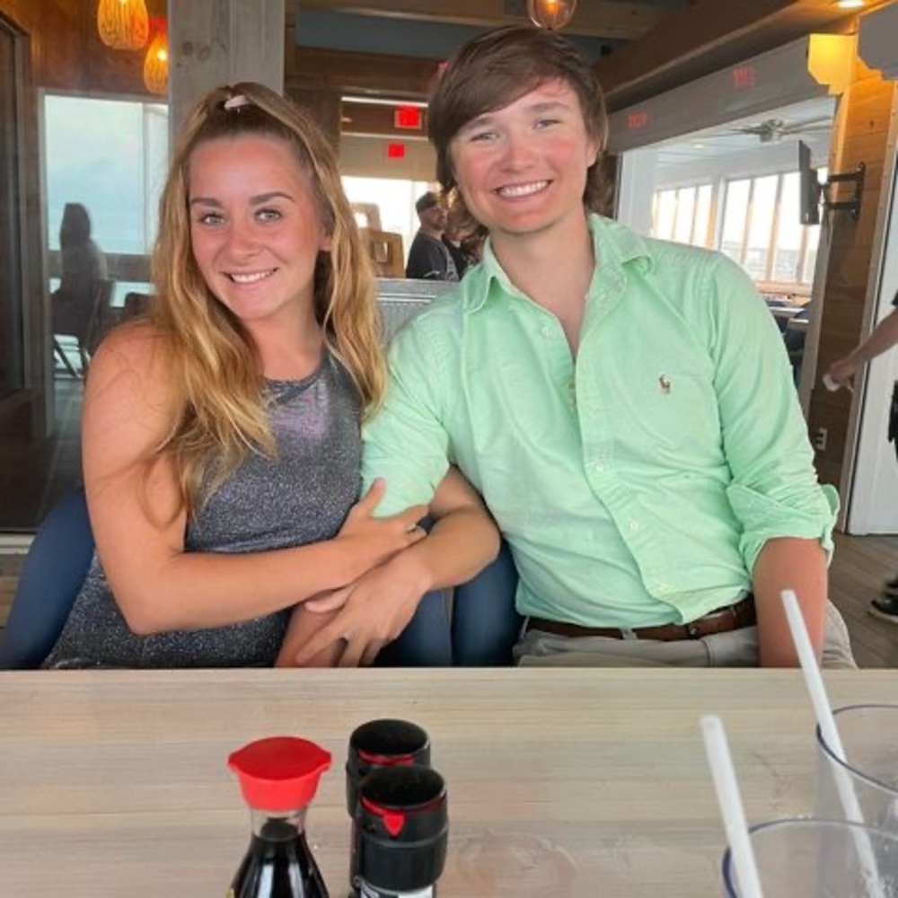 Meet your Posher, Alexis